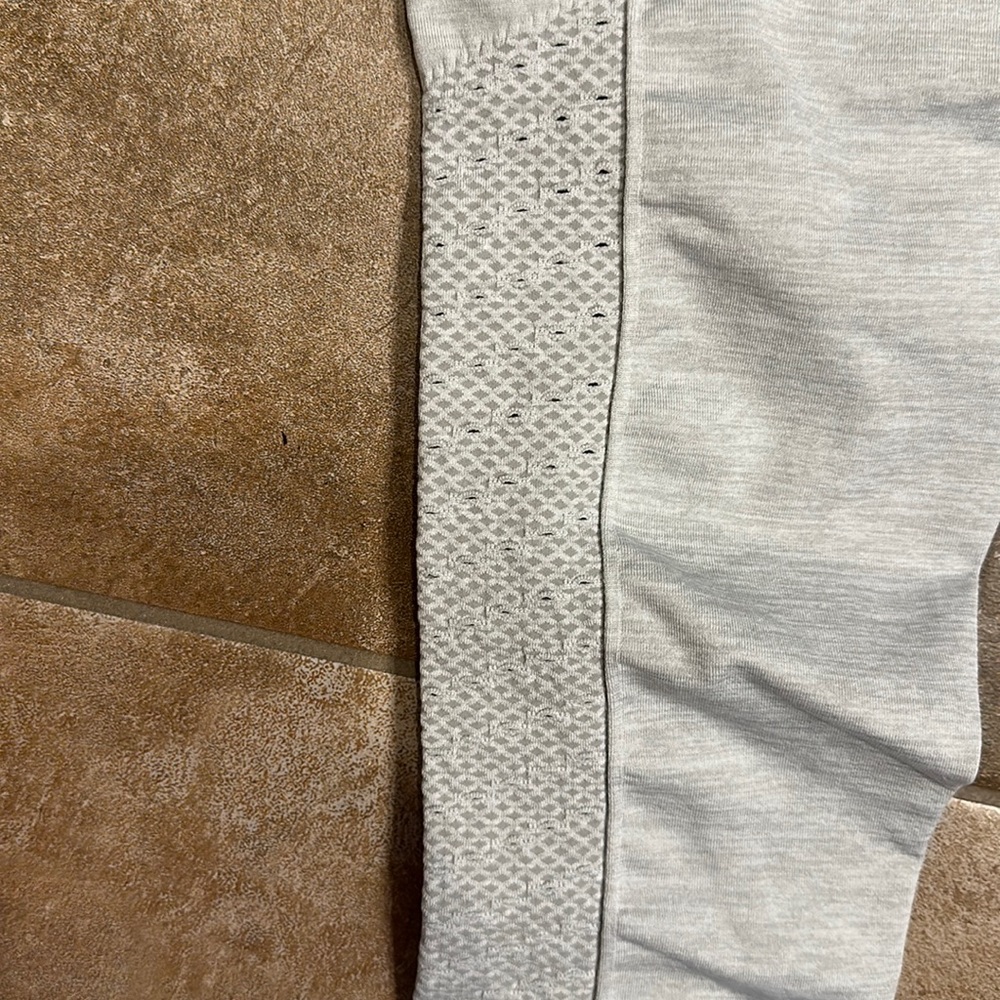 Fabletics legging - Picture 3 of 3